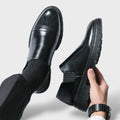 Ernesto | Mocasines Negros de Cuero Brogue Hombre Slip-On Suela Gruesa