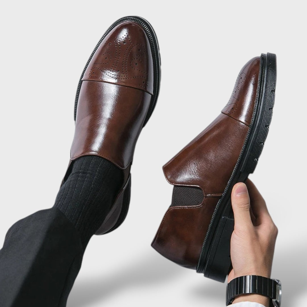 Ernesto | Mocasines Negros de Cuero Brogue Hombre Slip-On Suela Gruesa