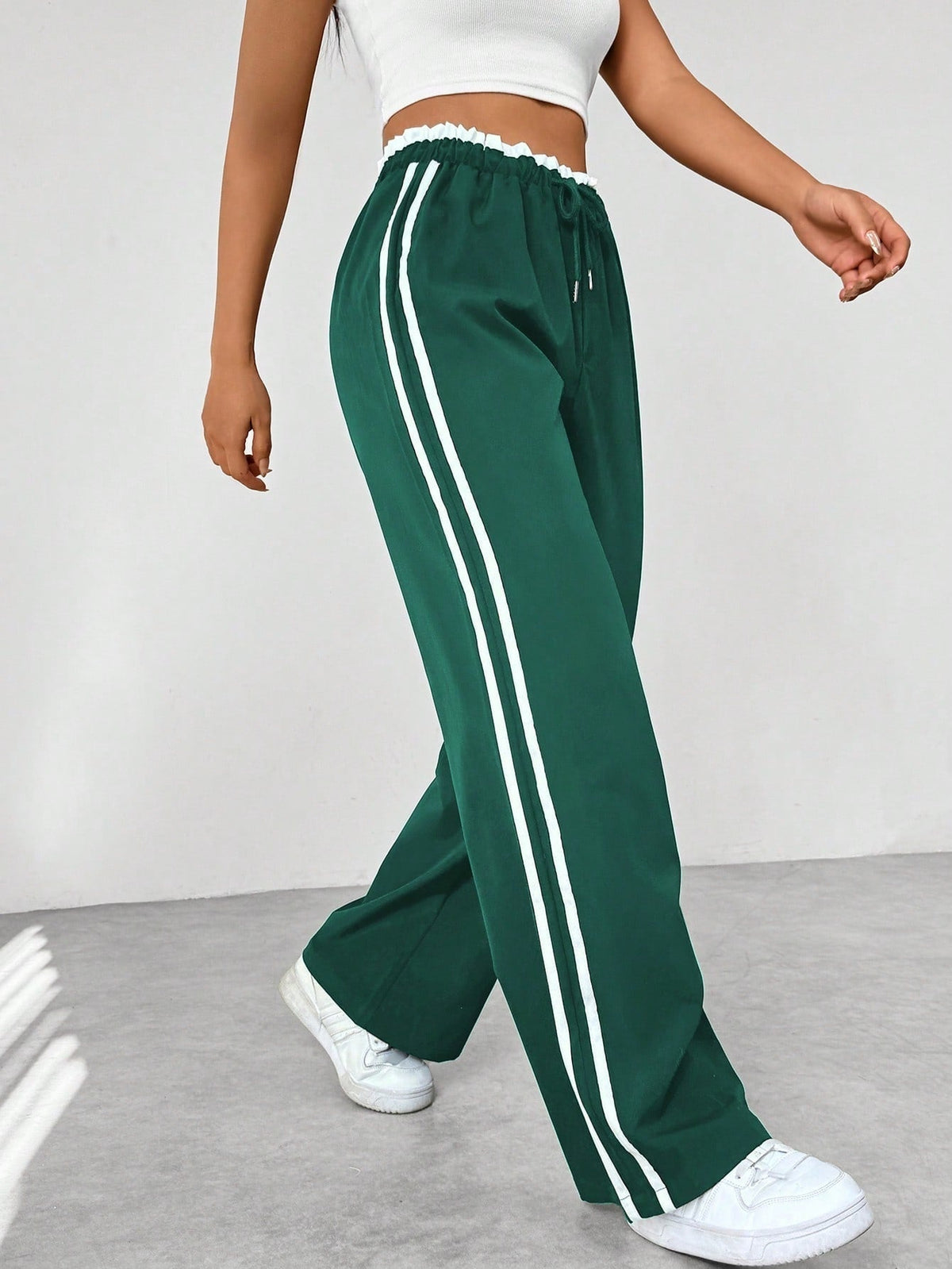 Noelia | Pantalón de Ropa Deportiva Mujer Pierna Ancha Franjas Laterales