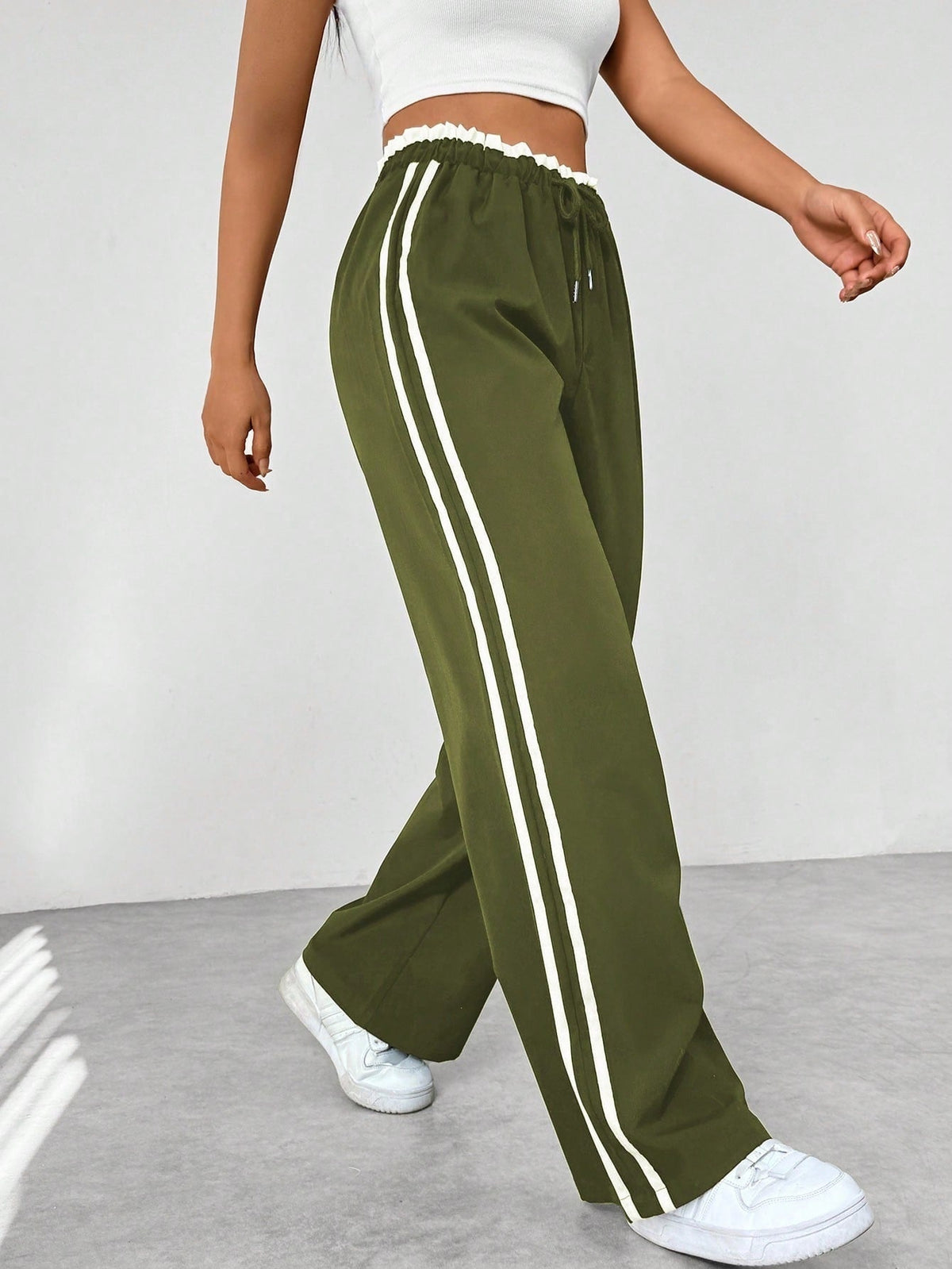 Noelia | Pantalón de Ropa Deportiva Mujer Pierna Ancha Franjas Laterales